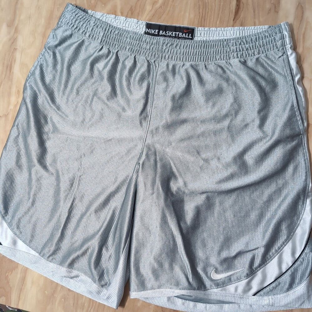 VTG Nike Basketball Mens L 36x9 Athletic Shorts Silver Polyester Elastic Waist